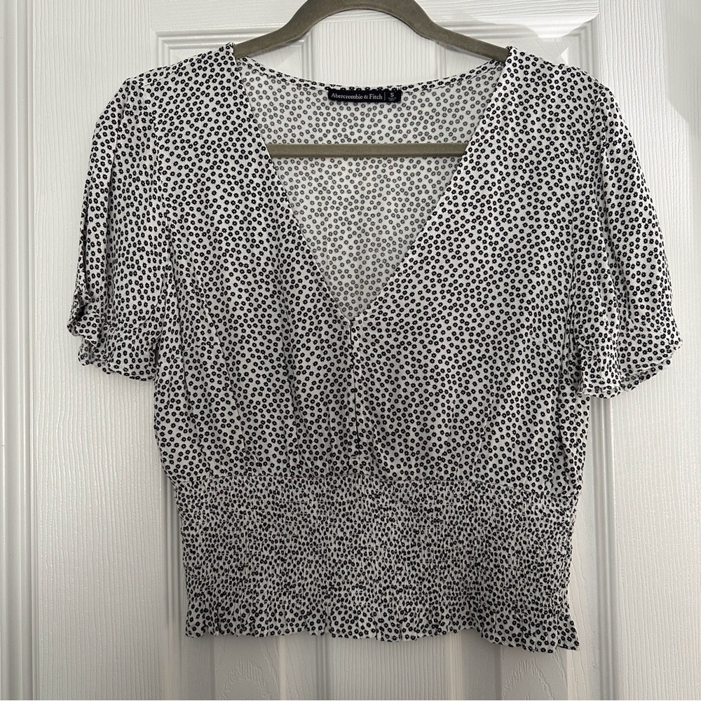 Abercrombie & Fitch smocked waist blouse top